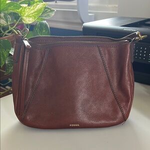 Fossil Brown Shoulder Bag with Sleek Design
